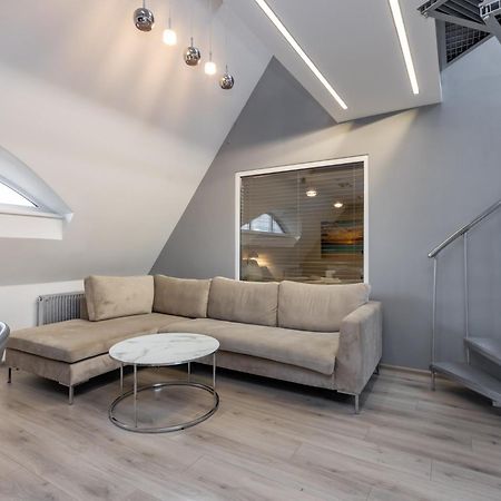 Penthouse Apartment With Terrace Ρίγα Εξωτερικό φωτογραφία